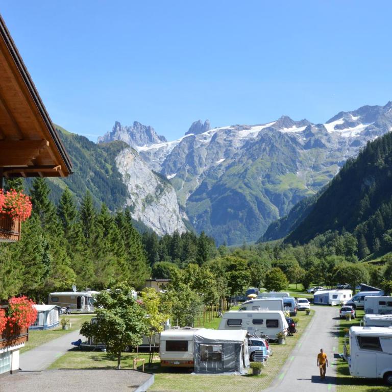 Alpenresort Eienwäldli Camping - Stellplatz für Busse bis zu 6,5 m - 2