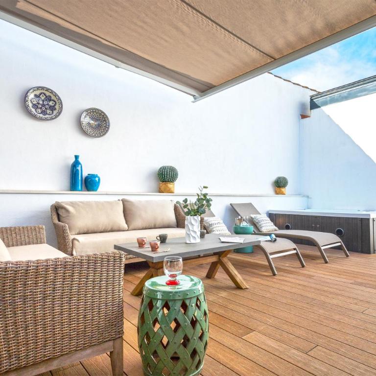 Genteel Home Castilla Terrace - Two-Bedroom Apartment with Terrace and jacuzzi - 3