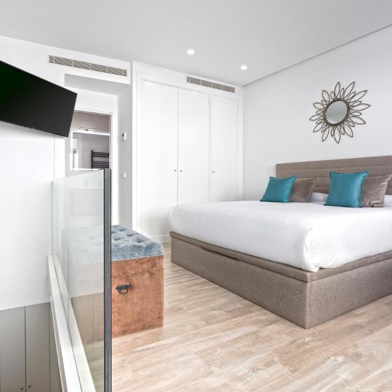 Genteel Home Castilla Terrace - Two-Bedroom Apartment with Terrace and jacuzzi - 5
