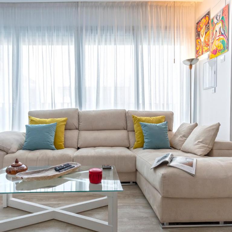 Genteel Home Castilla Terrace - Two-Bedroom Apartment with Terrace and jacuzzi - 6