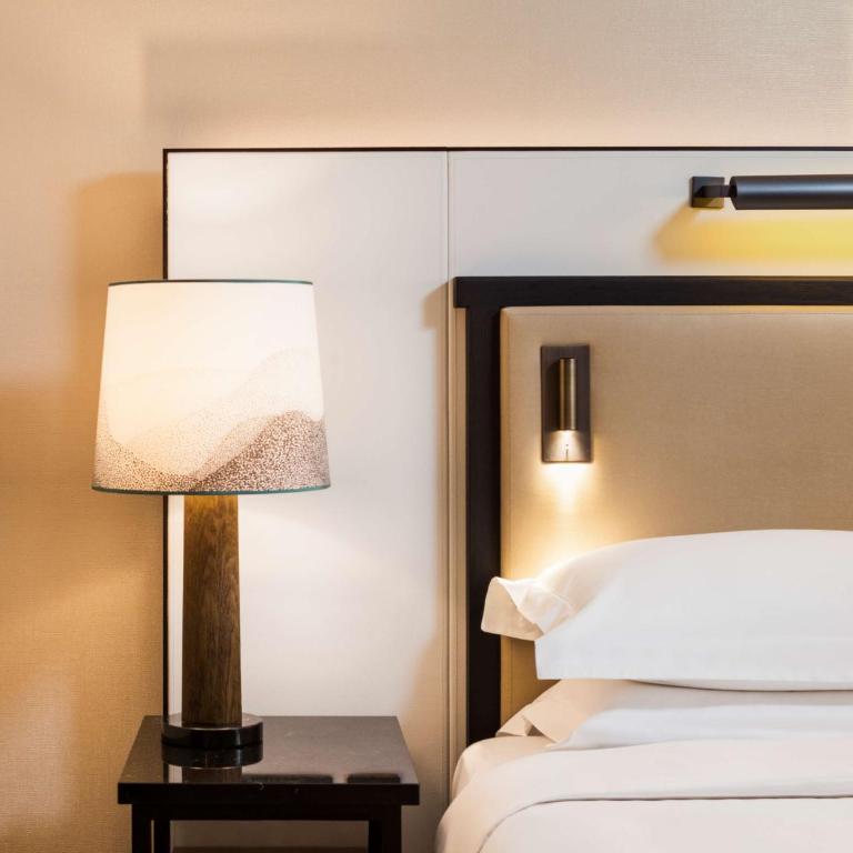Hyatt Paris Madeleine - Chambre Lit King-Size Premium - 3