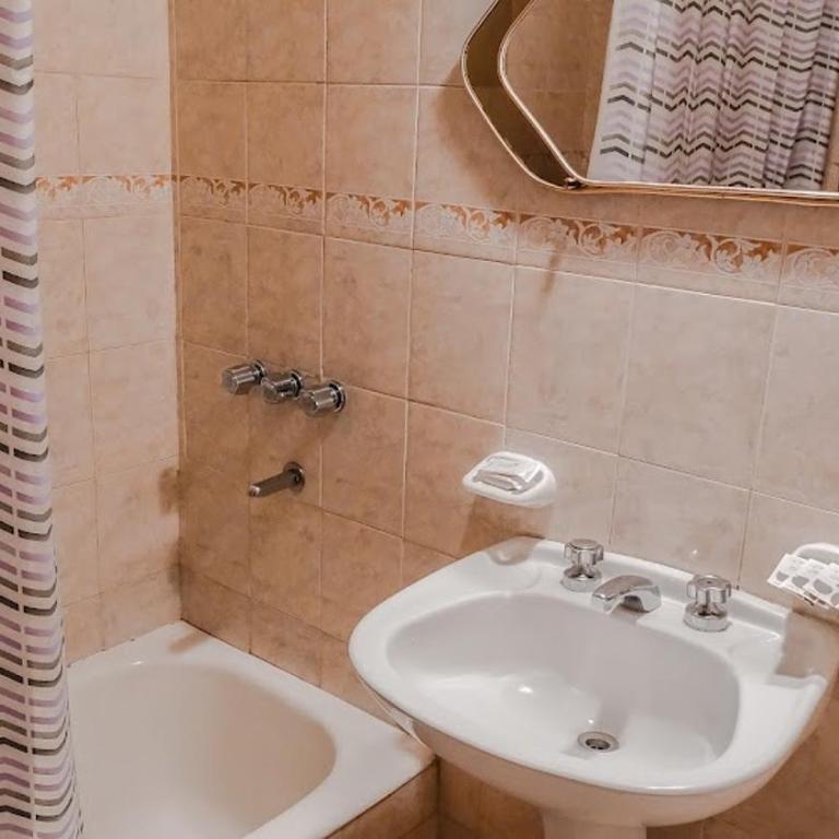 Crystal Hotel - Habitación Doble Estándar - 2 camas - 5