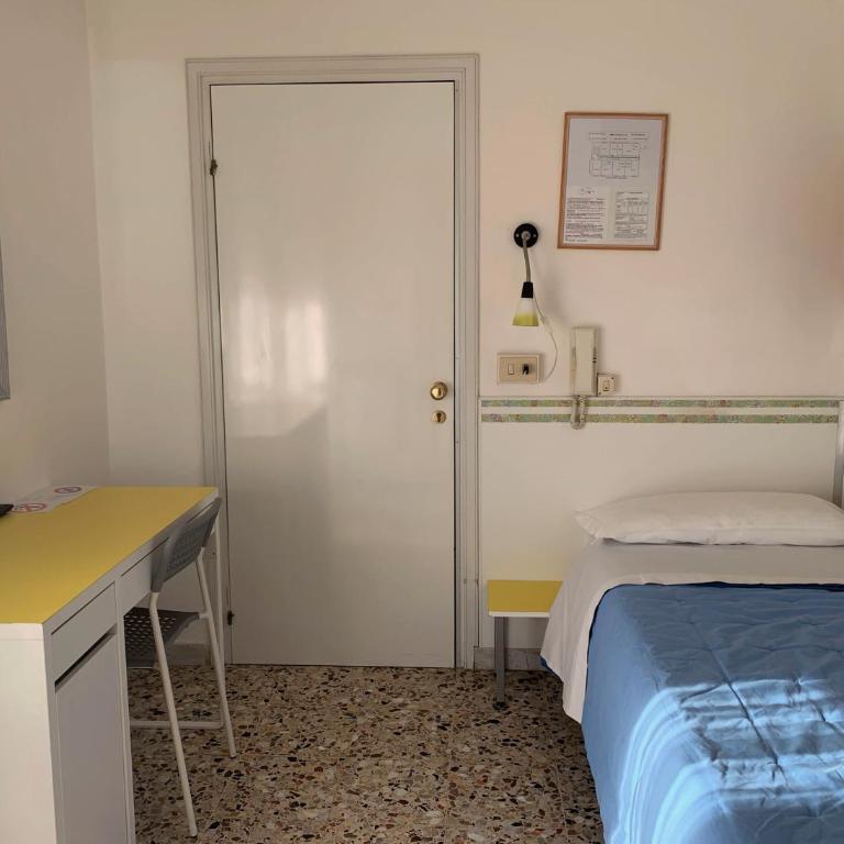 Albergo Moderno - Camera Singola con Bagno Privato - 5