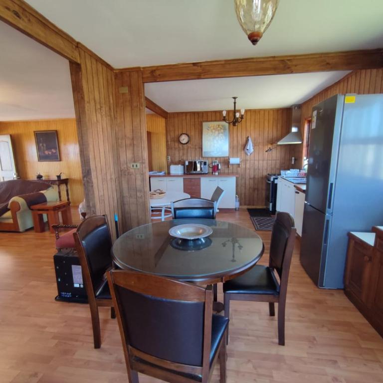 Amplia y acogedora Casa, a 10 min de playa en auto - Three-Bedroom House - 13