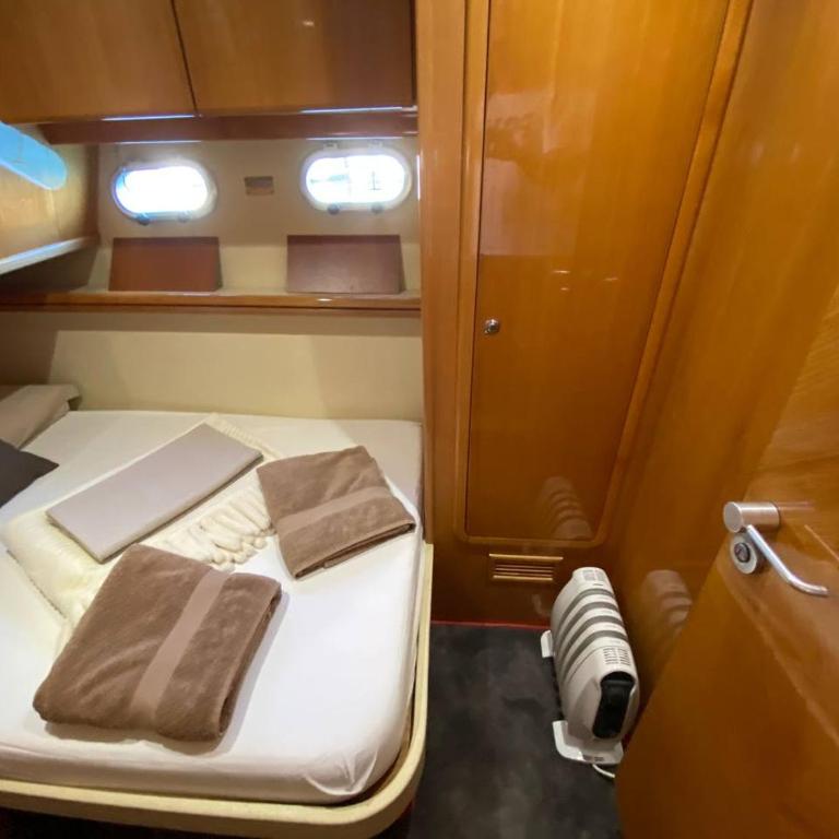 Motor Yacht Raffaelli "Bonita" - Camera Matrimoniale con Vista Mare - 8