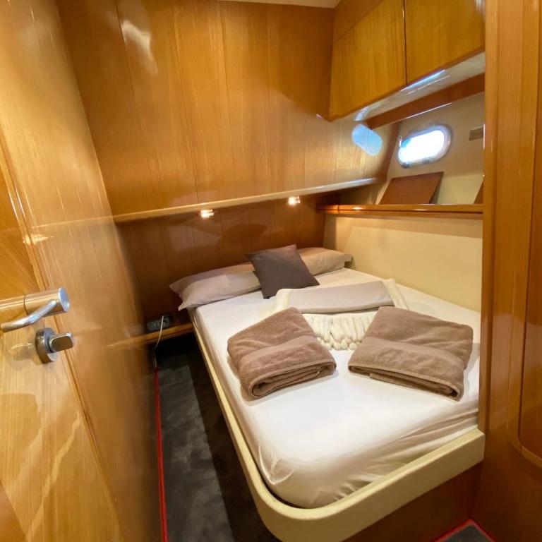 Motor Yacht Raffaelli "Bonita" - Camera Matrimoniale con Vista Mare - 7