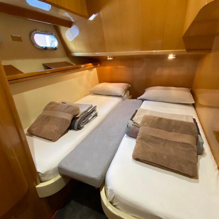 Motor Yacht Raffaelli "Bonita" - Camera Matrimoniale/Doppia con Letti Singoli con Bagno Privato Esterno - 9