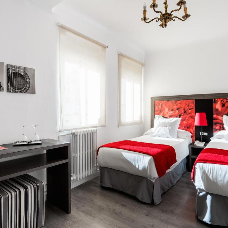 Hotel Sevilla - Habitación Doble Estándar - 2 camas - 4