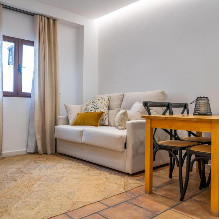 Florentia San Nicolás - Deluxe Room with Alhambra View 4 - 7