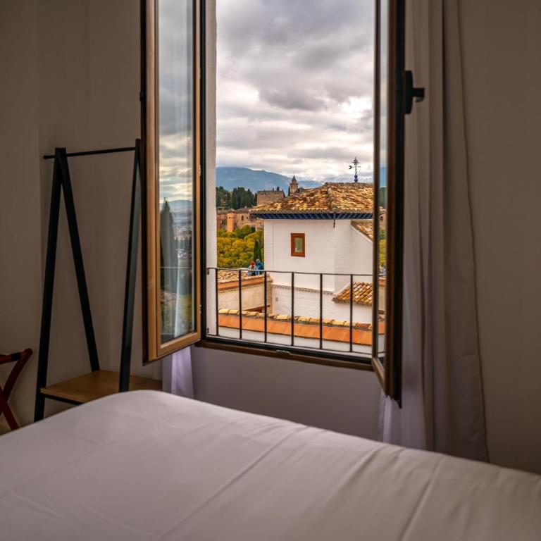 Florentia San Nicolás - Deluxe Room with Alhambra View 3 - 8