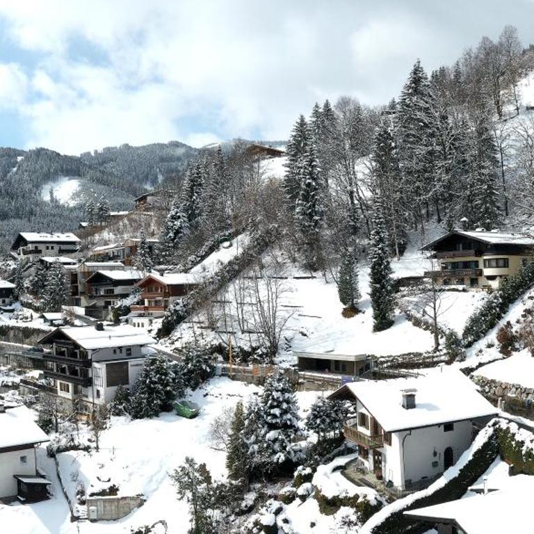 Apartments Adlerhorst Top 2 Zell am See with private sauna and in summer Zell am See Kaprun summercard - Apartment Top 2 mit 2 Schlafzimmern und Terrasse (4 Erwachsene + 2 Kinder) - 55