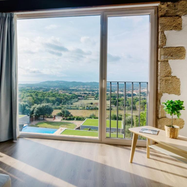 Mas Ses Vinyes - Adults Only - Suite con cama extragrande y vistas a la piscina - 11
