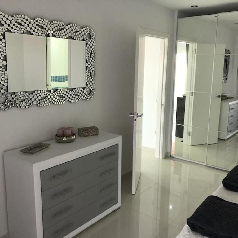 Apartamento con impresionantes vistas y piscina - Apartamento con terraza - 14