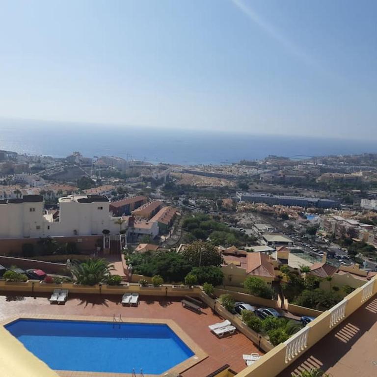 Apartamento con impresionantes vistas y piscina - Apartamento con terraza - 58