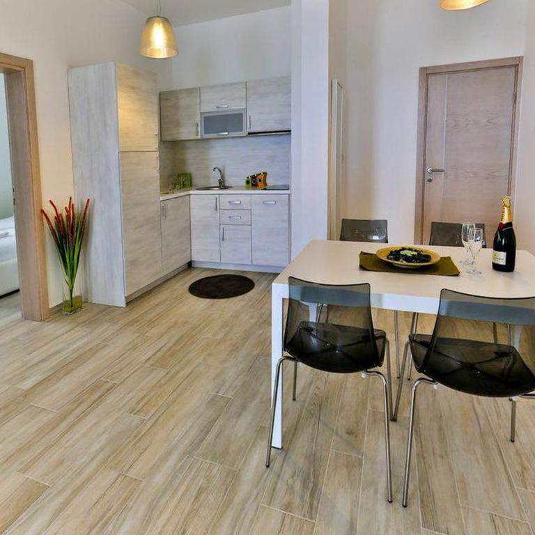 Apart Hotel Sea Fort - Apartman sa 2 Spavaće Sobe, Balkonom i Pogledom na More - 9