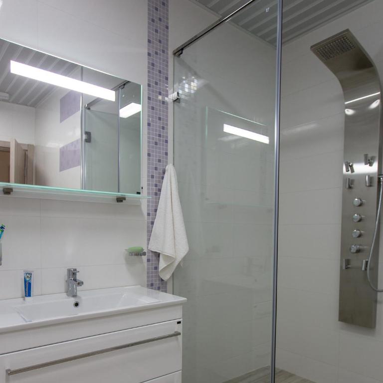 Apart Hotel Sea Fort - Apartman sa 1 Spavaćom Sobom, Terasom i Bočnim Pogledom na More - 10