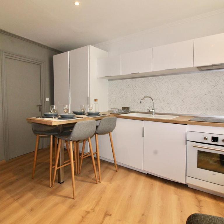 Lovely Apartment Heart of Golden Square Fiber Wifi - Appartement 1 Chambre - 6