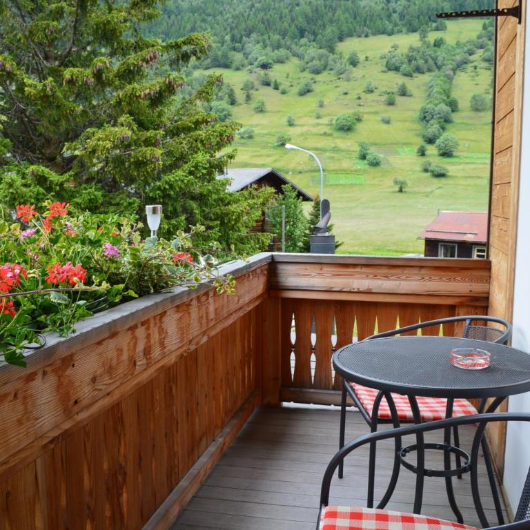 Hotel Grimsel - Superior Doppelzimmer mit Balkon - 9