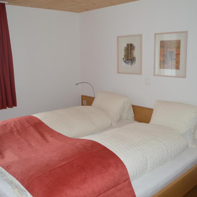 Hotel Grimsel - Doppelzimmer mit Balkon - 2