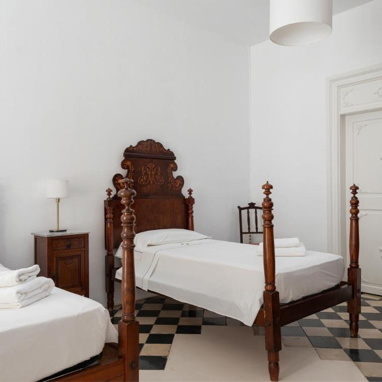 Hostal Pons - Doppelzimmer mit Gemeinschaftsbad - 3