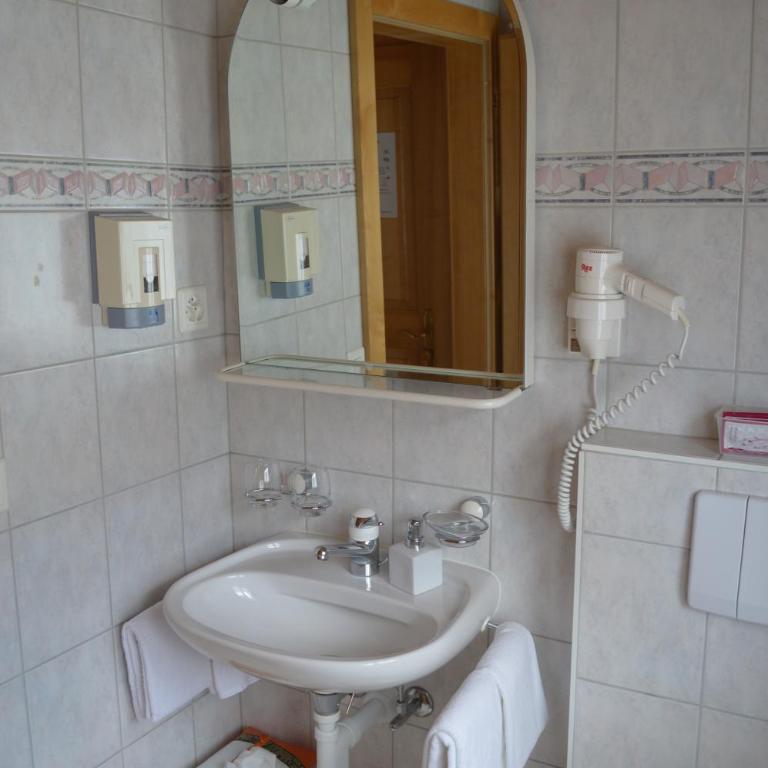 Hotel Grimsel - Comfort Doppelzimmer - 1