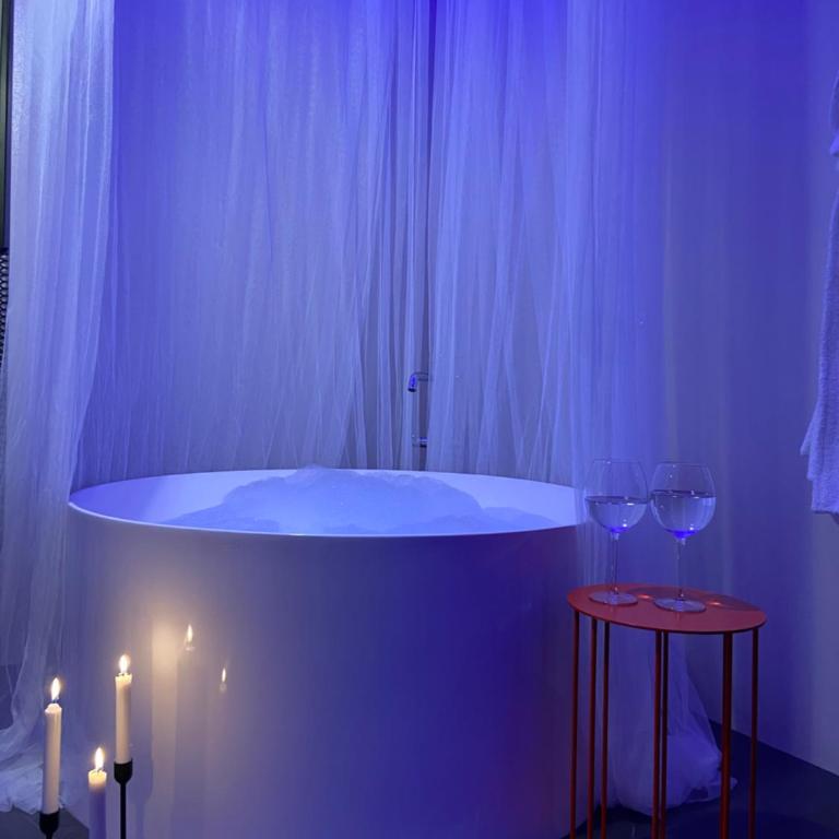 Palazzo Biancofiore, suites & rooftop Ostuni - Camera Matrimoniale Deluxe con Vasca - 17