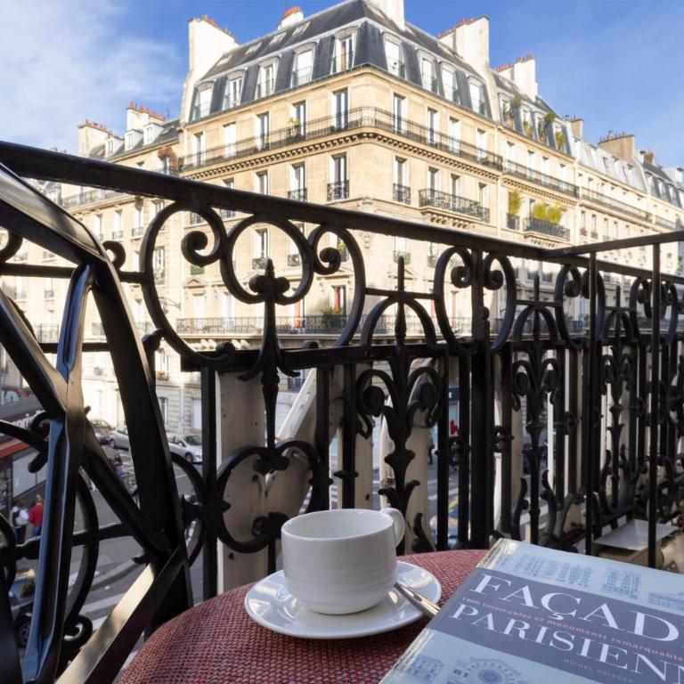 Pavillon Monceau by Happyculture - Chambre Double ou Lits Jumeaux avec Balcon - 2
