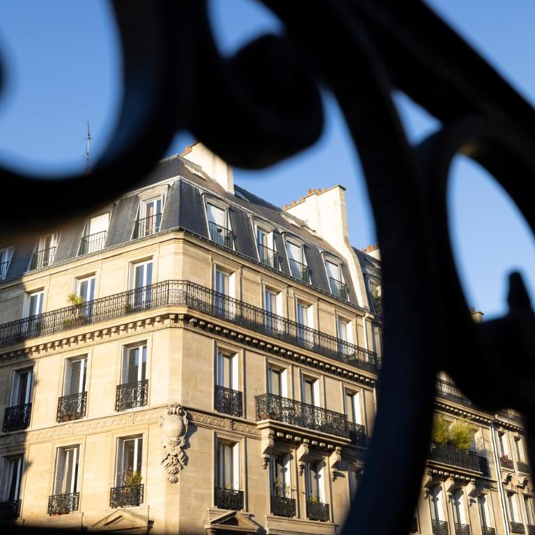Pavillon Monceau by Happyculture - Chambre Double ou Lits Jumeaux Deluxe avec Balcon - 3