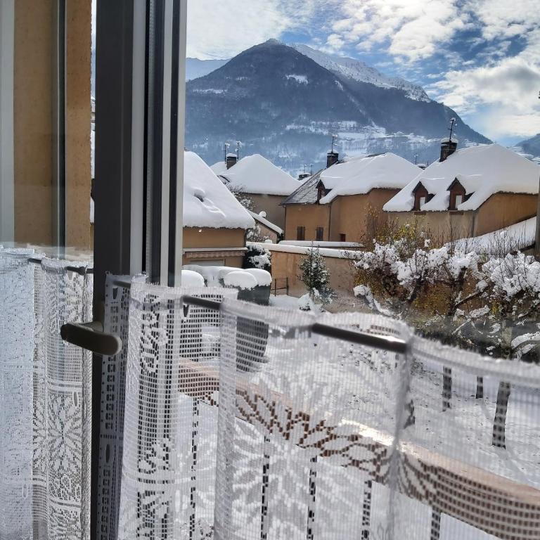 Appartement 2pers, superbe vue montagne, exposé sud, Résidence très calme, parking, 5mns à pied du centre - Appartement 1 Chambre - 35