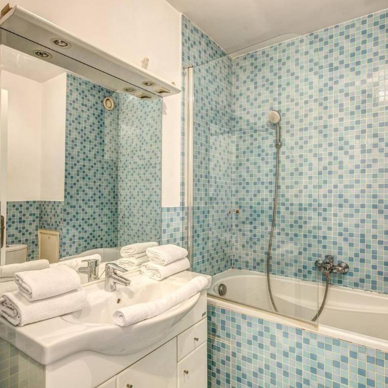 Rue Saint-Maur 1-Bed Studio Balcony and View - Appartement - 4