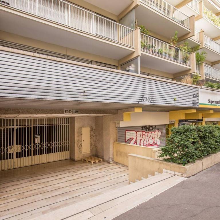 Rue Saint-Maur 1-Bed Studio Balcony and View - Appartement - 27