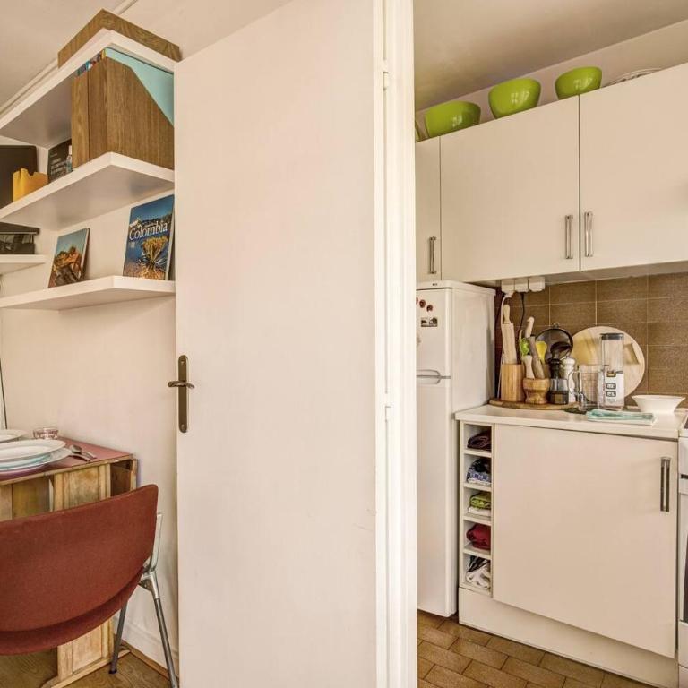 Rue Saint-Maur 1-Bed Studio Balcony and View - Appartement - 17
