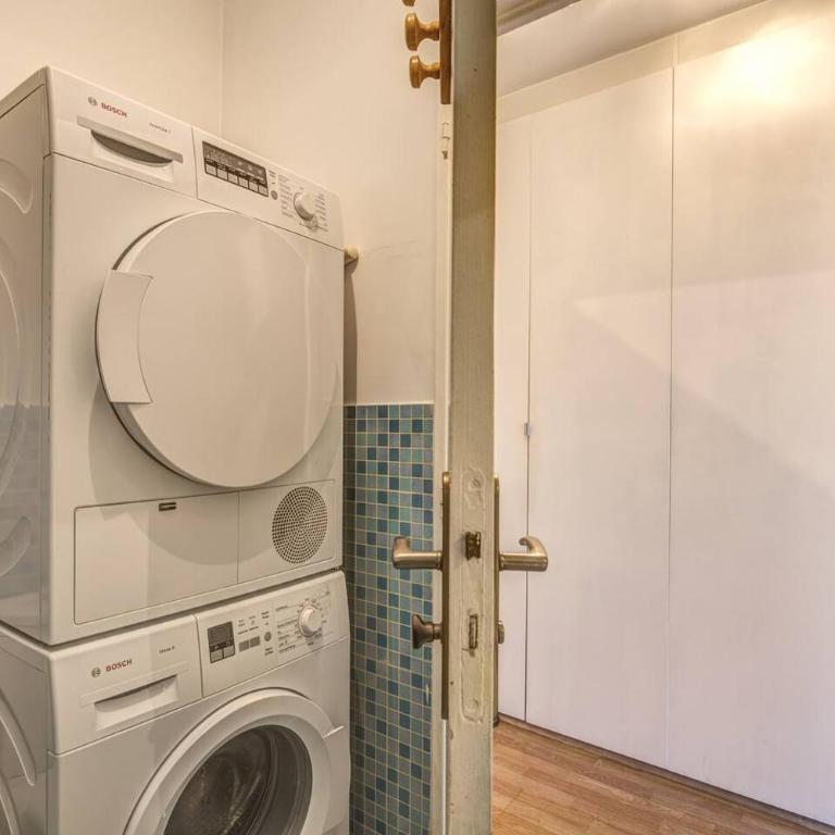 Rue Saint-Maur 1-Bed Studio Balcony and View - Appartement - 21