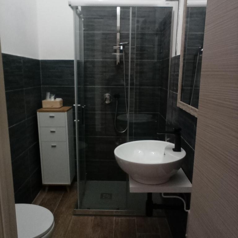 Living G Room - Single Room with Private Bathroom - 3
