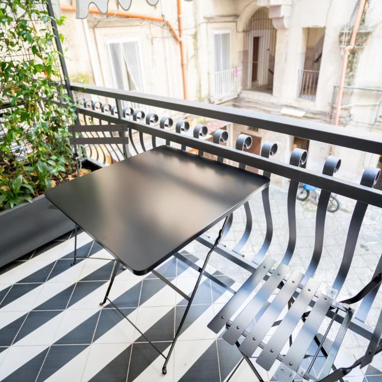 Suite Pulcinella- LP Suite in Naples Hystorical Center - Suite with Balcony - 3