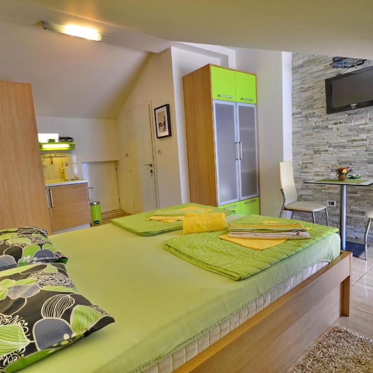 Palma Apartments - Studio with Balcony and Sea View (3 Adults) - 4