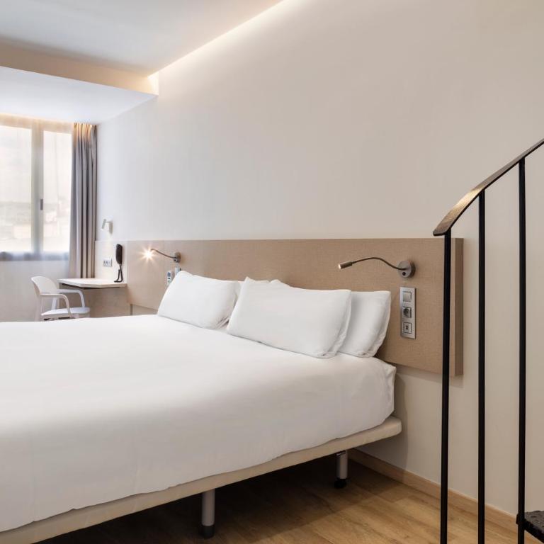 B&B HOTEL Málaga Centro - Habitación Cuádruple Dúplex - 2