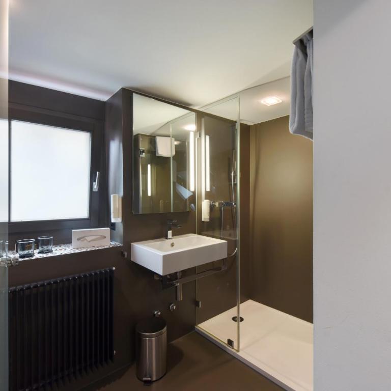 Hotel Lestelle - self check-in - Superior Zimmer mit Kingsize-Bett - 5