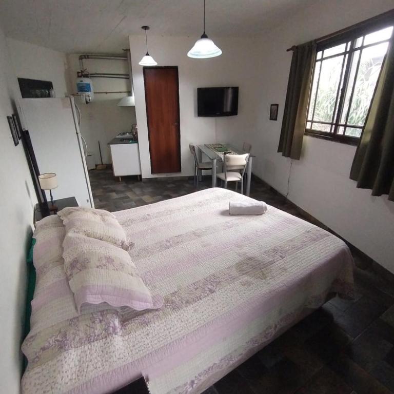 Alojamiento Entero con Excelente Ubicación - Apartamento de 1 dormitorio - 3