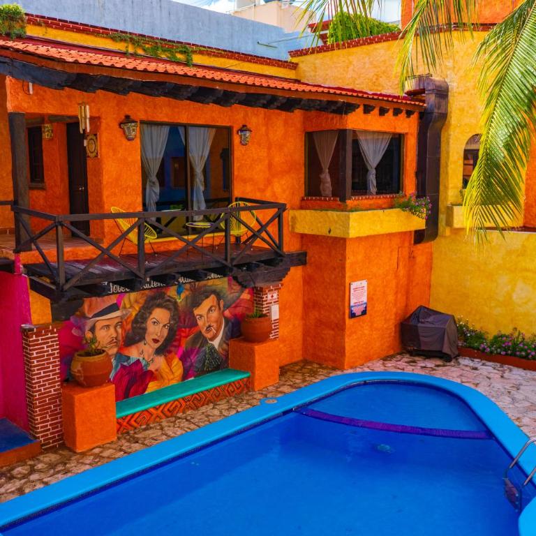 Hacienda Maria Bonita Hotel - Master Suite with Pool View - 1