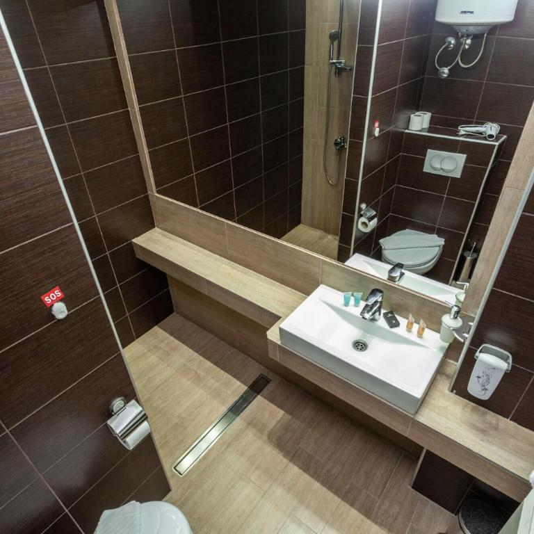 Milmari Resort & Spa Suites - King Suite with Balcony - 5