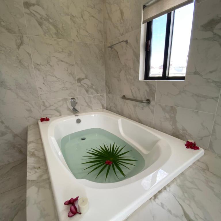 Hotel Las Golondrinas - Deluxe Room - 13
