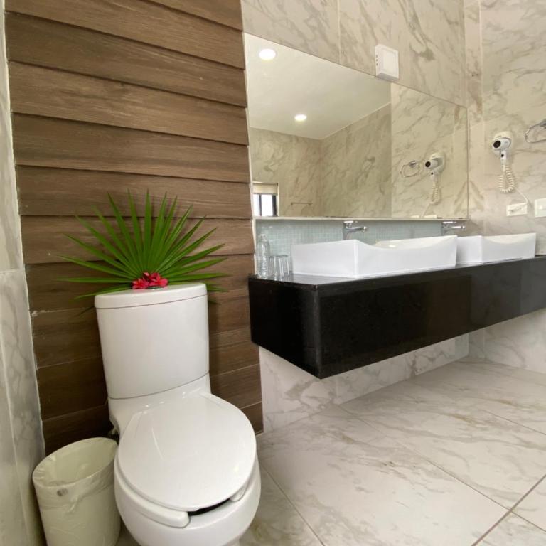 Hotel Las Golondrinas - Deluxe King Room - 31
