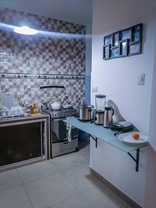 Full apartment independent entrance, services included - Two-Bedroom Apartment - 10