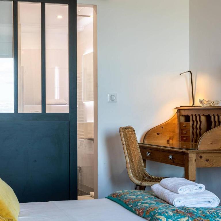 Hôtel Le Mistral - Chambre Triple - Vue sur Mer - 17