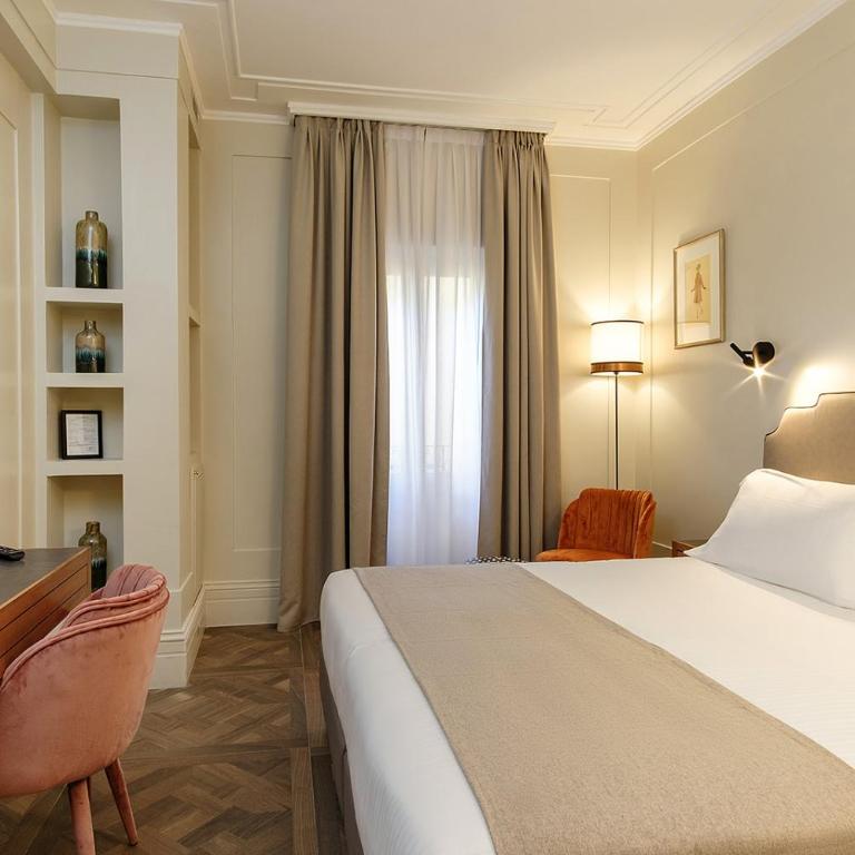 Hotel Smeraldo - Camera Matrimoniale Comfort con Vista Interna - 1
