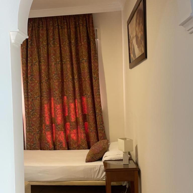 Hostal Costa Azul - Family Room - 18