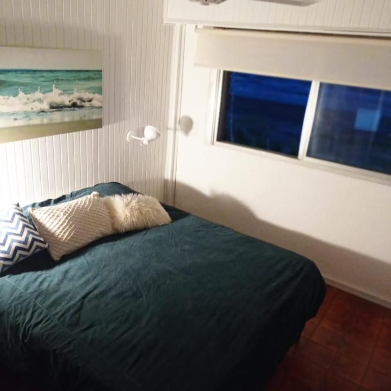 Encantador departamento frente al mar 4 Amb - Three-Bedroom Apartment - 5