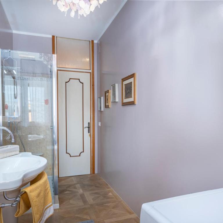 GuestHost - Lucilla Home - APT con WiFi nel cuore di Udine - Appartamento con 2 Camere da Letto - 17