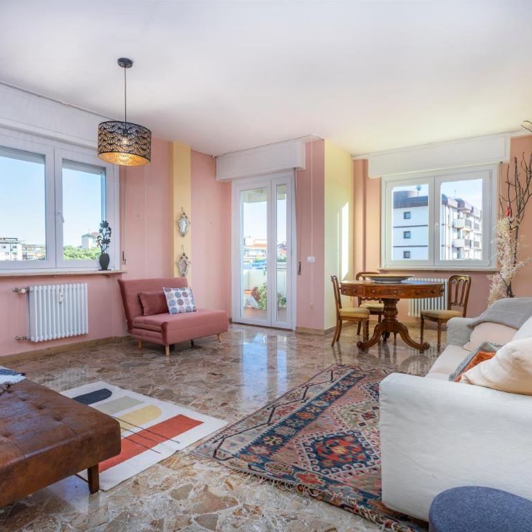 GuestHost - Lucilla Home - APT con WiFi nel cuore di Udine - Appartamento con 2 Camere da Letto - 3